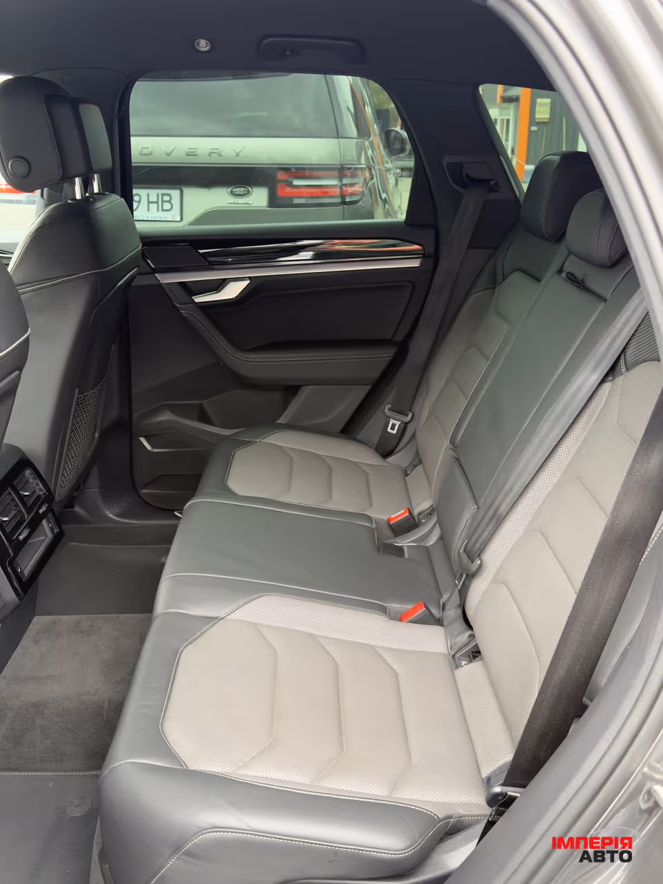 Volkswagen Touareg - фото 18