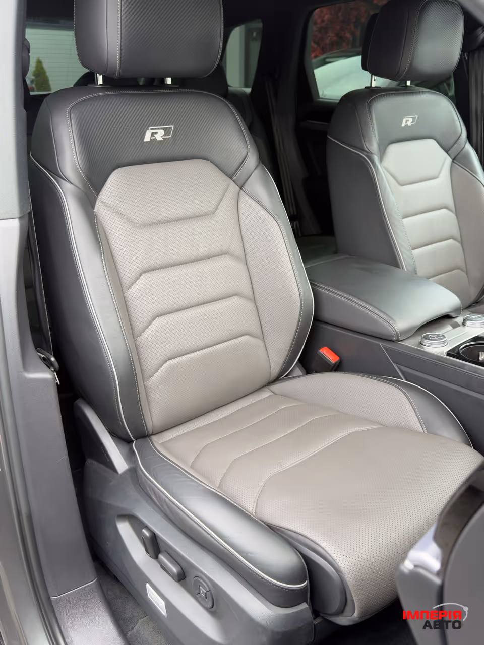 Volkswagen Touareg - фото 14