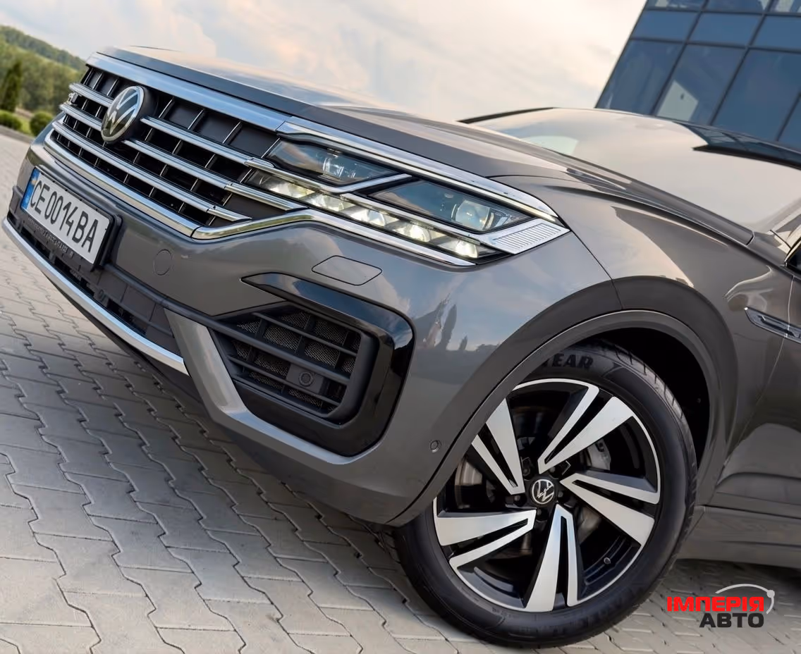 Volkswagen Touareg - фото 9