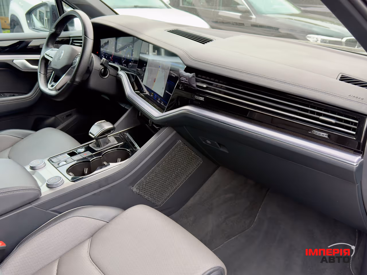 Volkswagen Touareg - фото 16