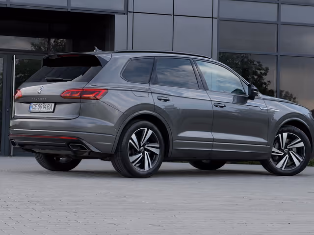 Volkswagen Touareg - фото 5