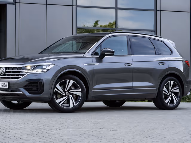 Volkswagen Touareg - фото 2