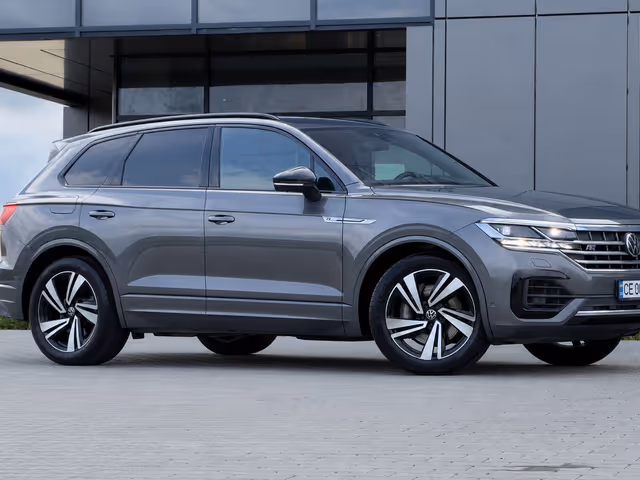 Volkswagen Touareg - фото 4