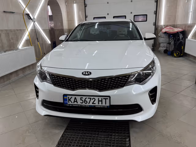 Kia K5 - фото 1