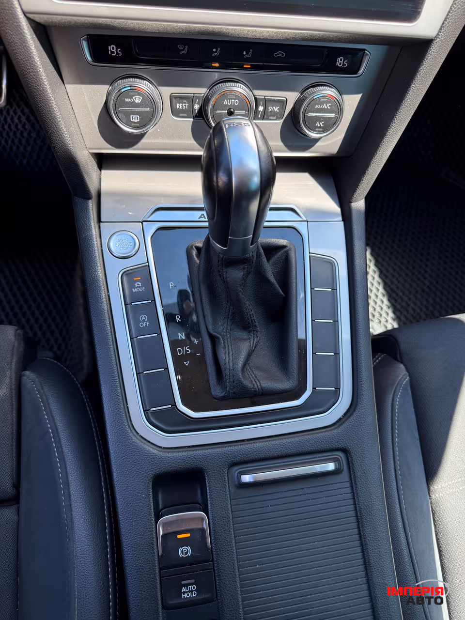 Volkswagen Passat - фото 4