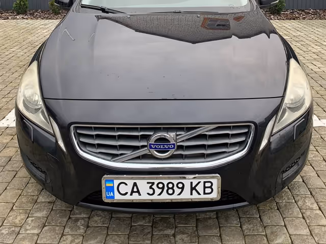 Volvo V60 - фото 1