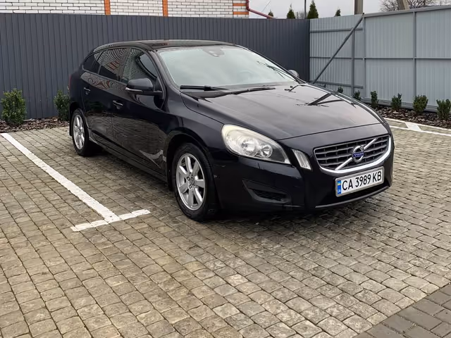 Volvo V60 - фото 2