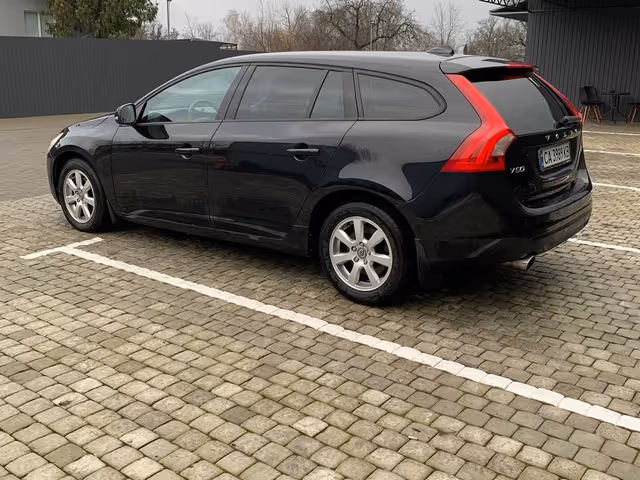 Volvo V60 - фото 3