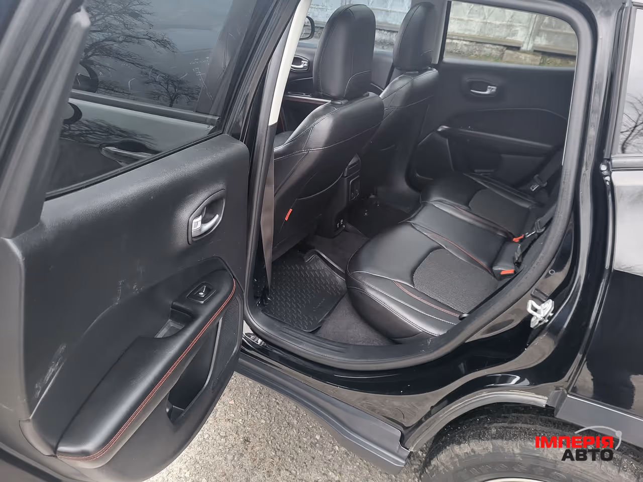 Jeep Compass - фото 12