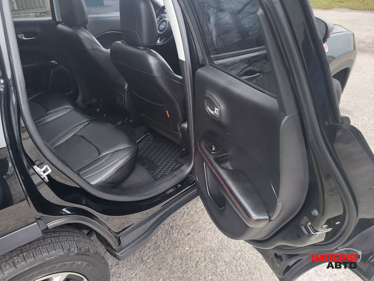 Jeep Compass - фото 15