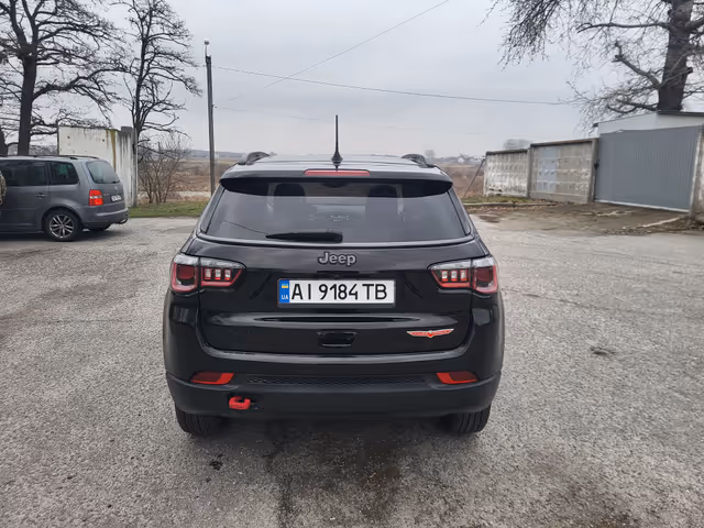 Jeep Compass - фото 3