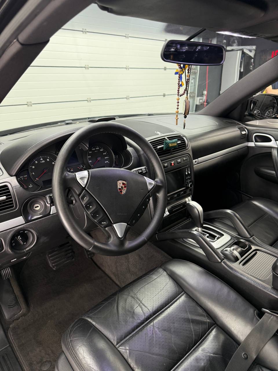 Porsche Cayenne - фото 28