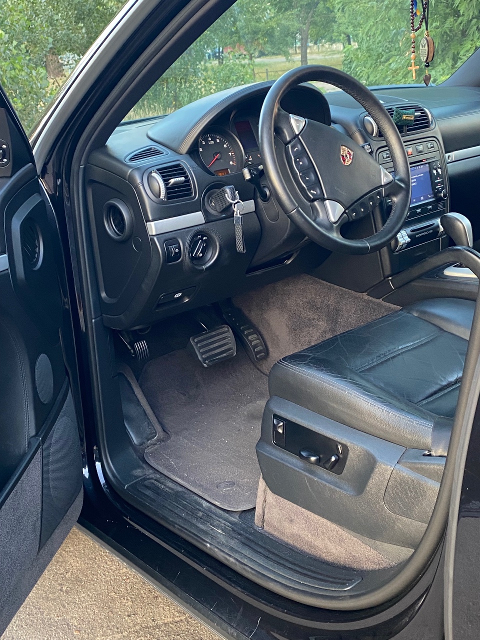 Porsche Cayenne - фото 27