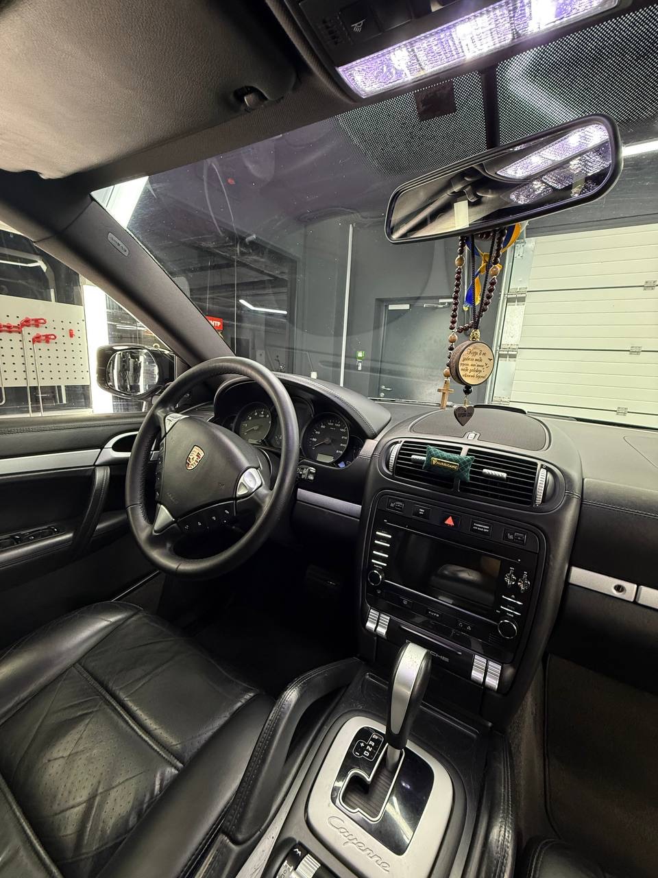 Porsche Cayenne - фото 31