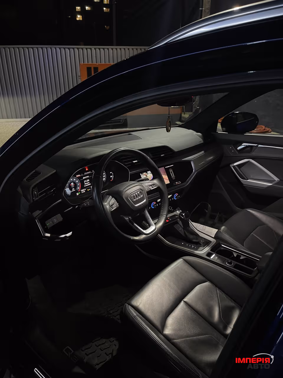 Audi Q3 - фото 18