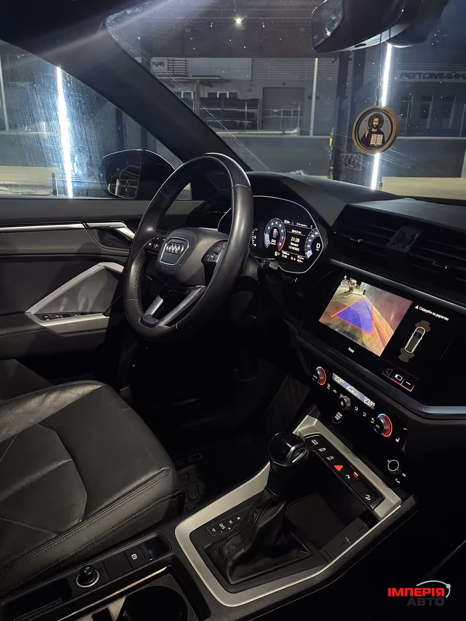 Audi Q3 - фото 14