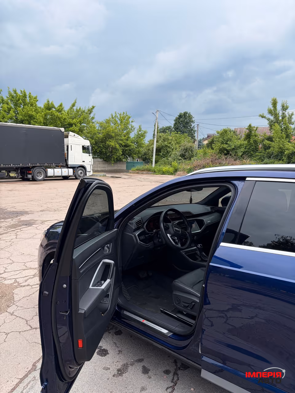 Audi Q3 - фото 8