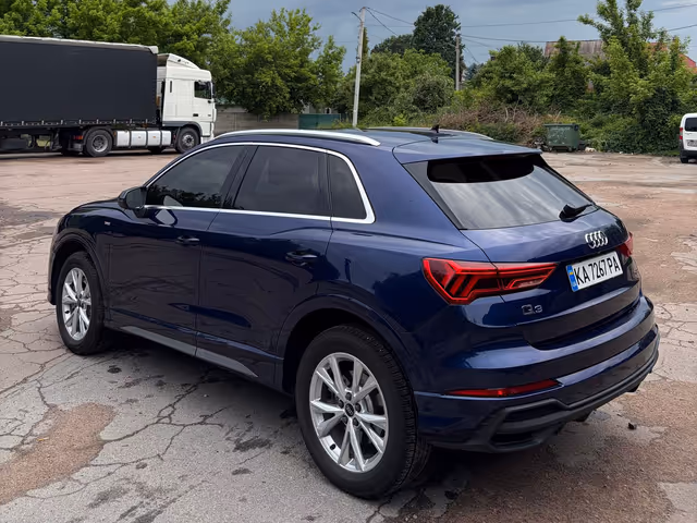 Audi Q3 - фото 3