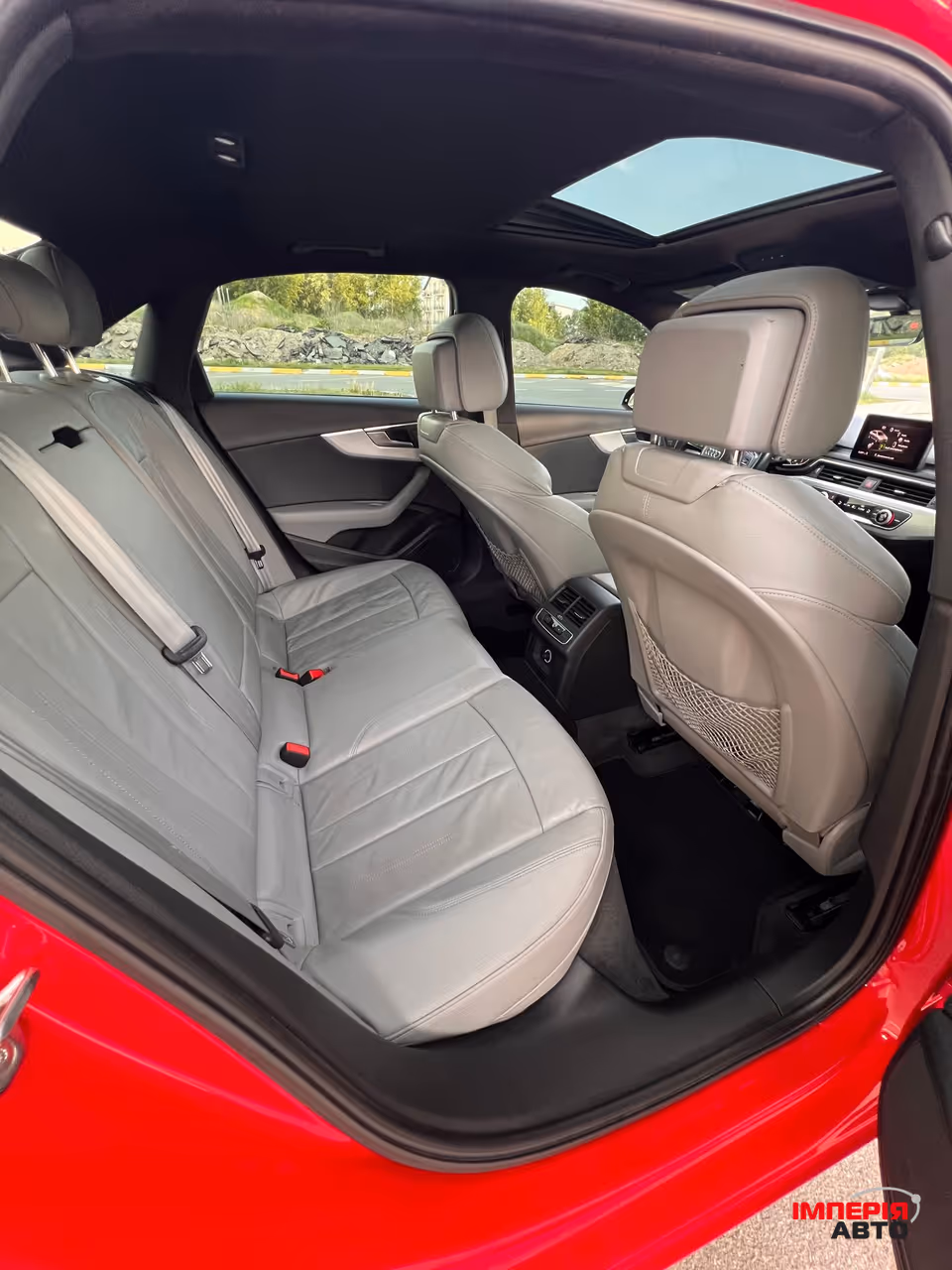 Audi A4 - фото 4