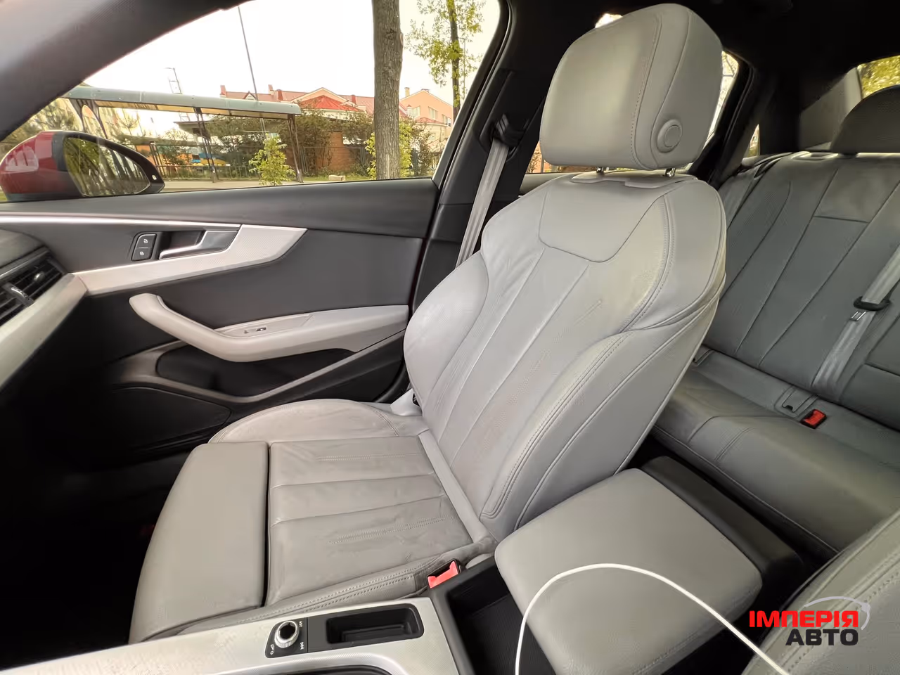 Audi A4 - фото 17