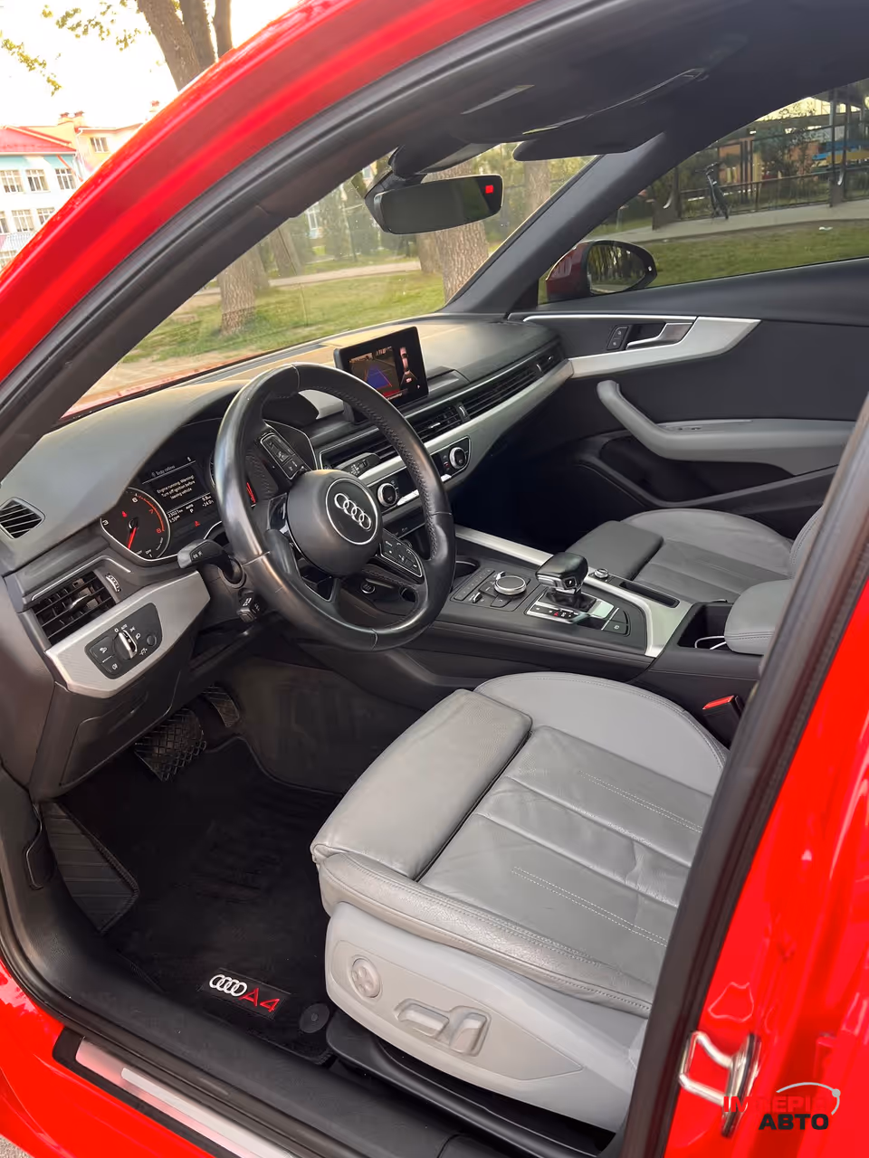 Audi A4 - фото 10