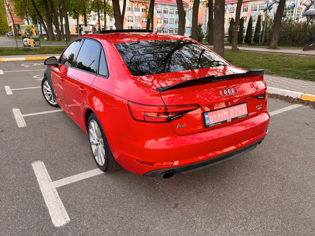 Audi A4 - фото 2