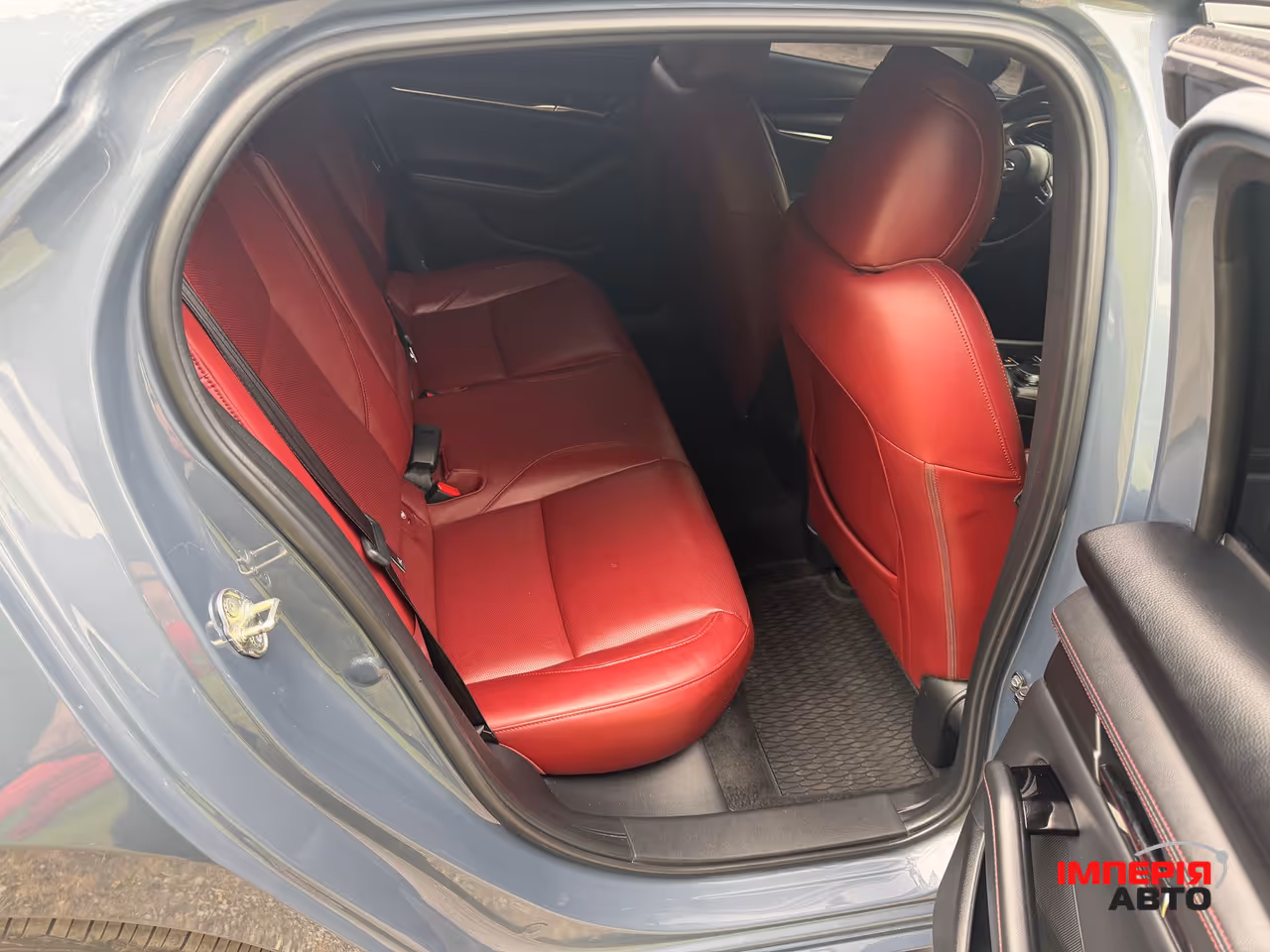Mazda 3 - фото 12