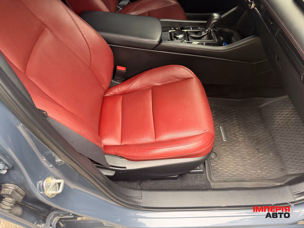 Mazda 3 - фото 11
