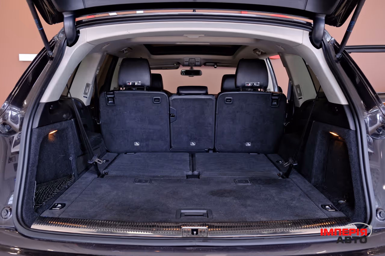 Audi Q7 - фото 10