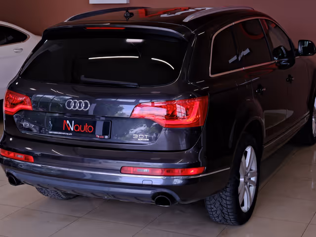Audi Q7 - фото 5