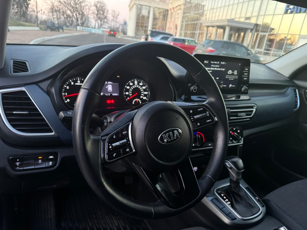 Kia Seltos - фото 4