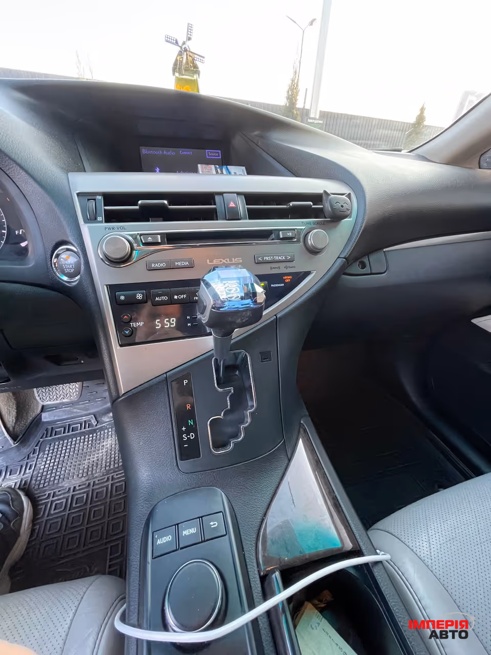 Lexus RX - фото 5
