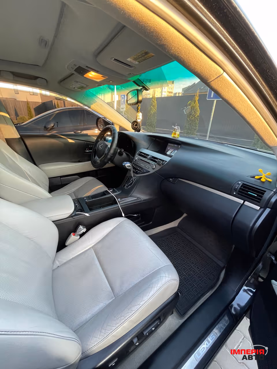 Lexus RX - фото 9