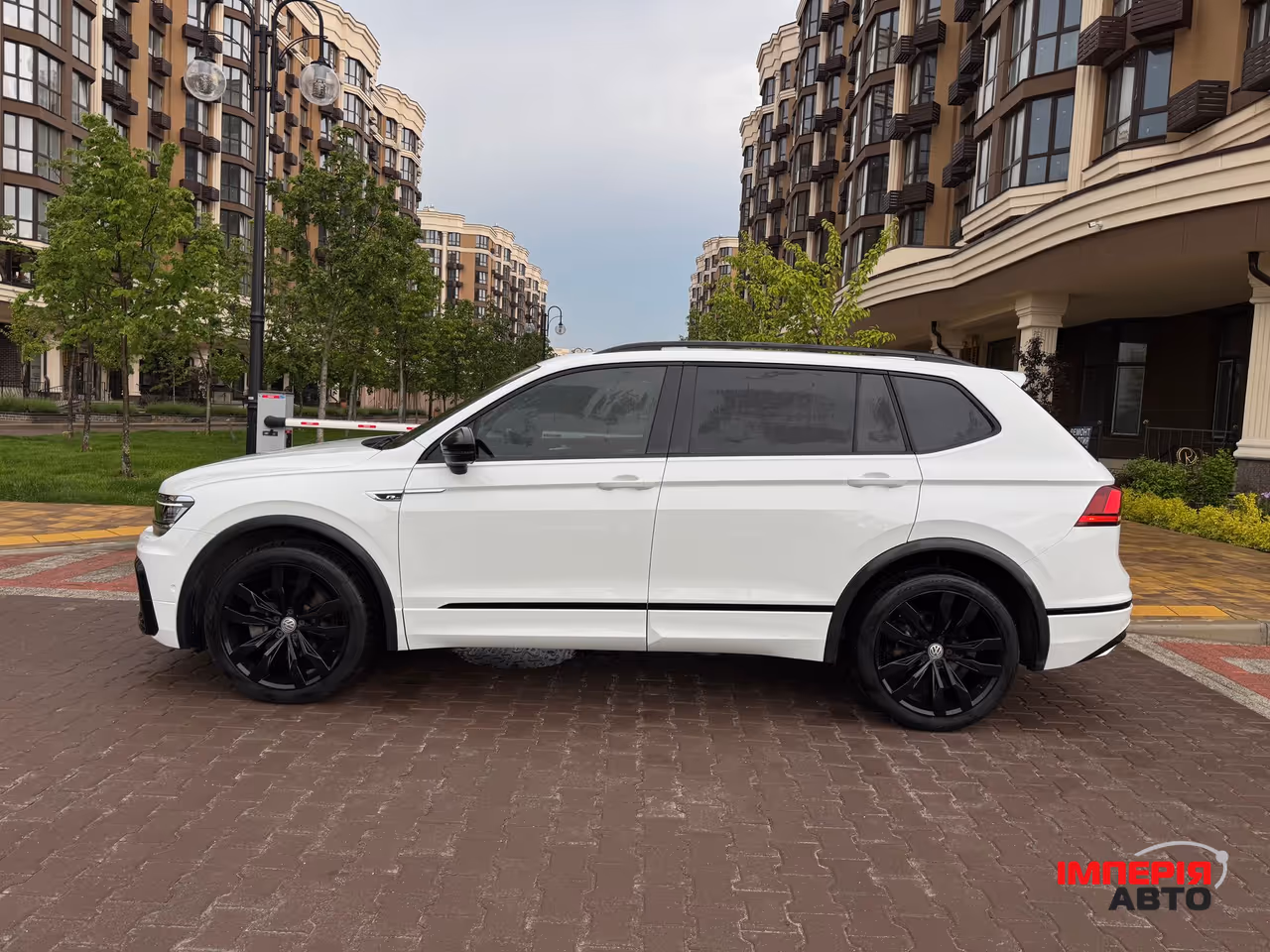Volkswagen Tiguan - фото 6