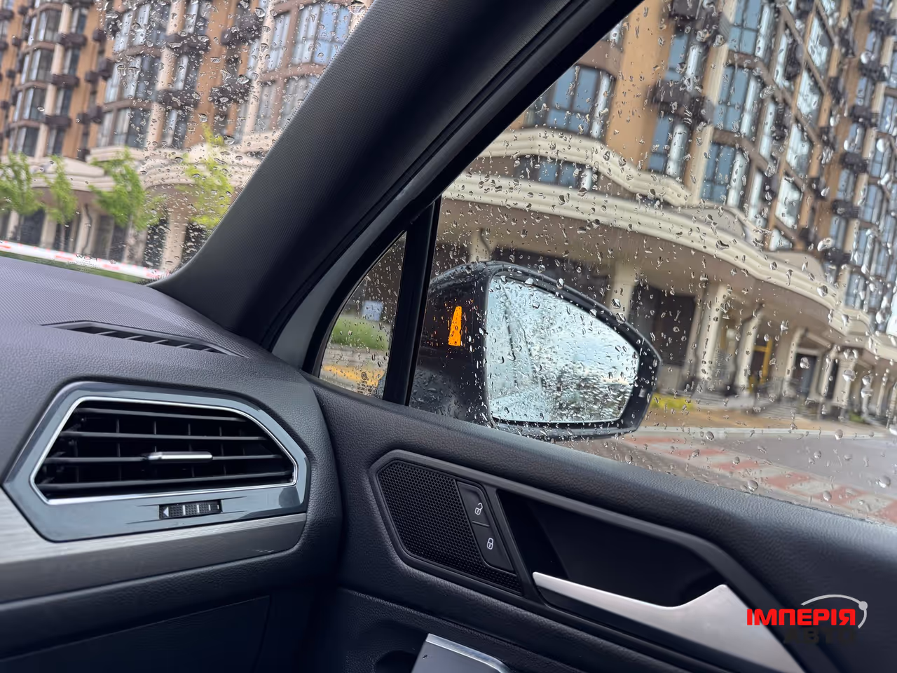 Volkswagen Tiguan - фото 14