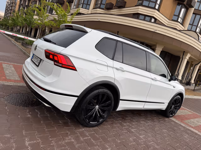 Volkswagen Tiguan - фото 3