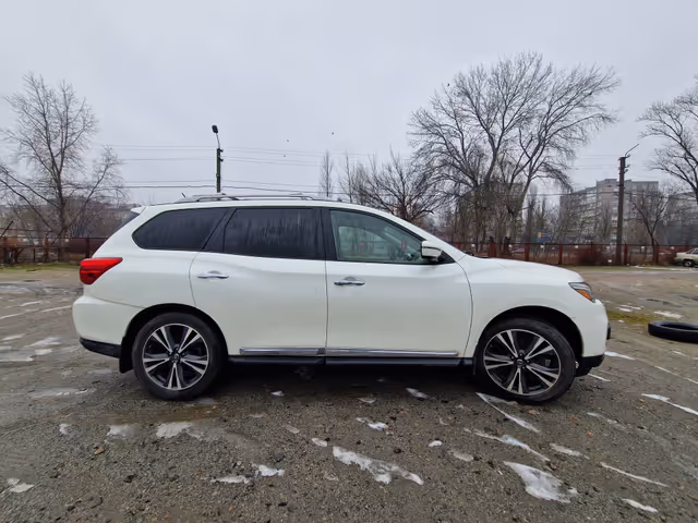 Nissan Pathfinder - фото 3