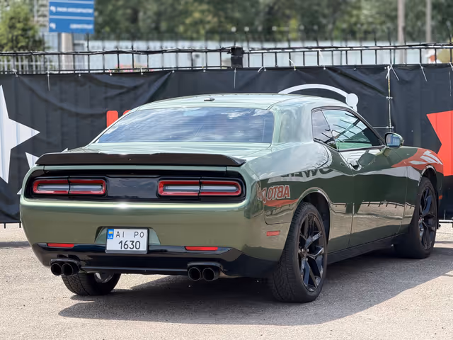 Dodge Challenger - фото 5