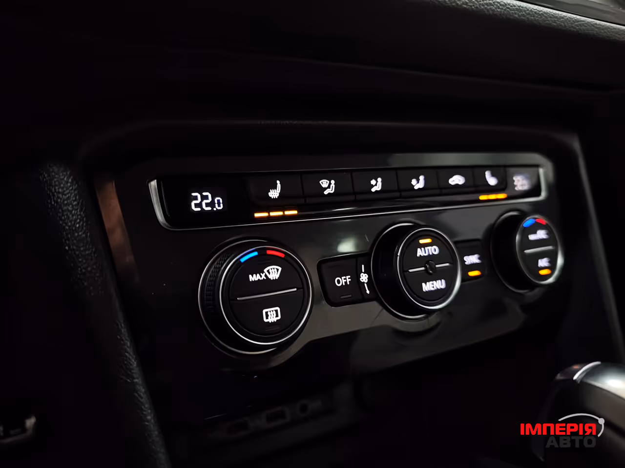Volkswagen Tiguan - фото 12
