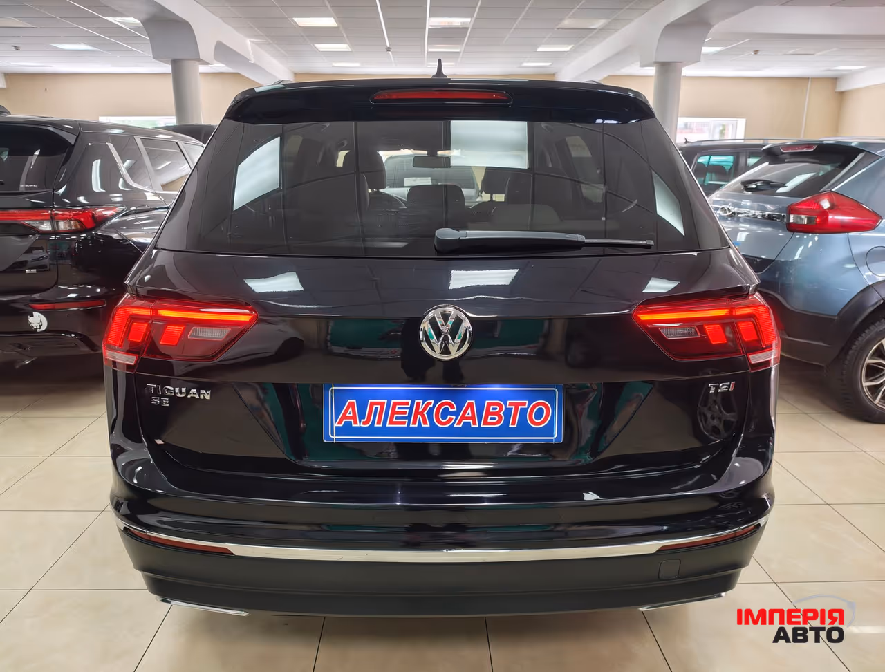 Volkswagen Tiguan - фото 5