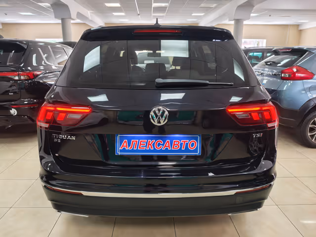 Volkswagen Tiguan - фото 5