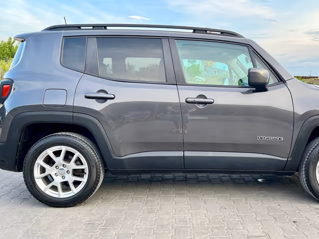 Jeep Renegade - фото 4