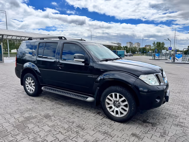 Nissan Pathfinder - фото 3