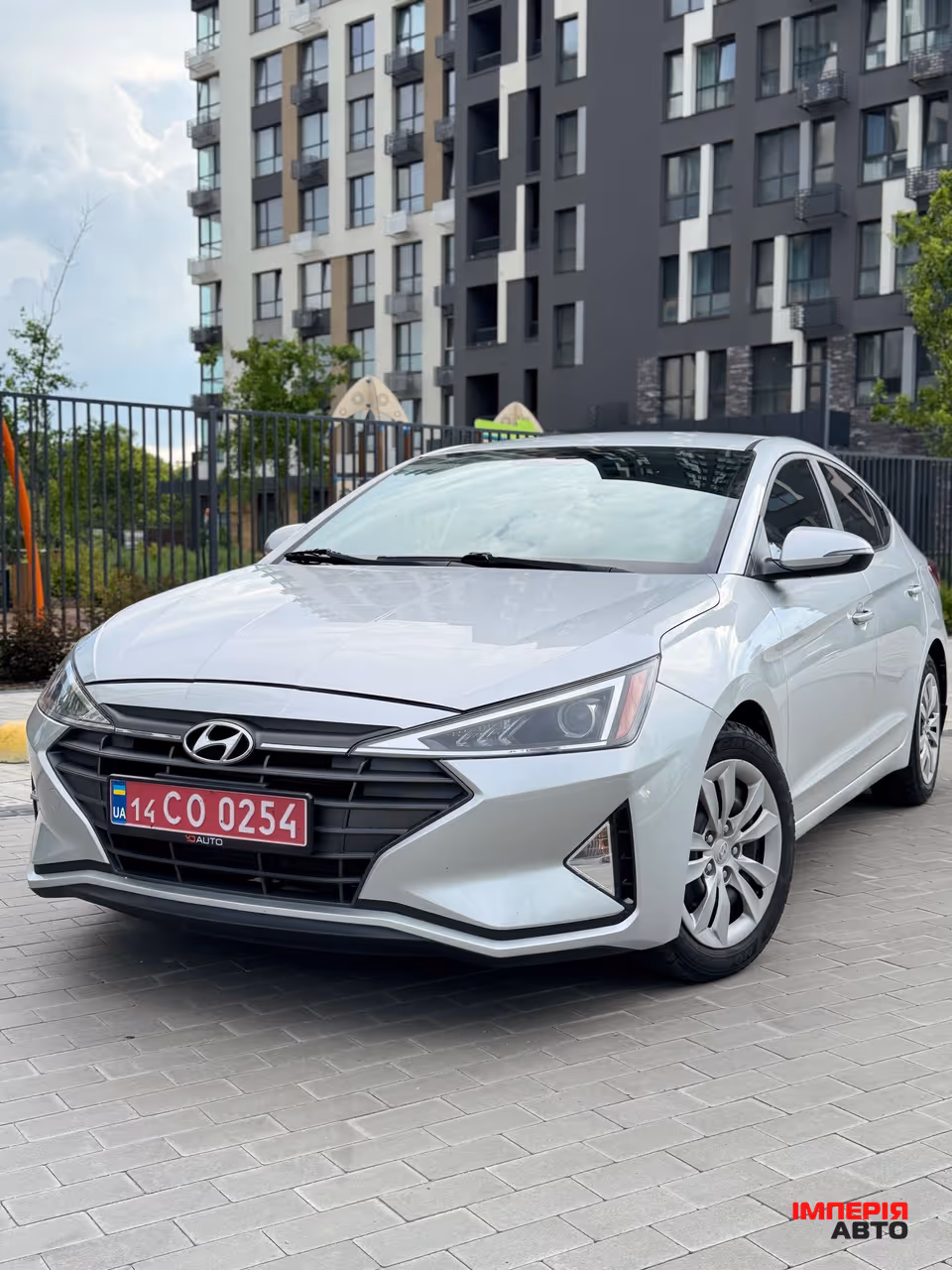 Hyundai Elantra - фото 2