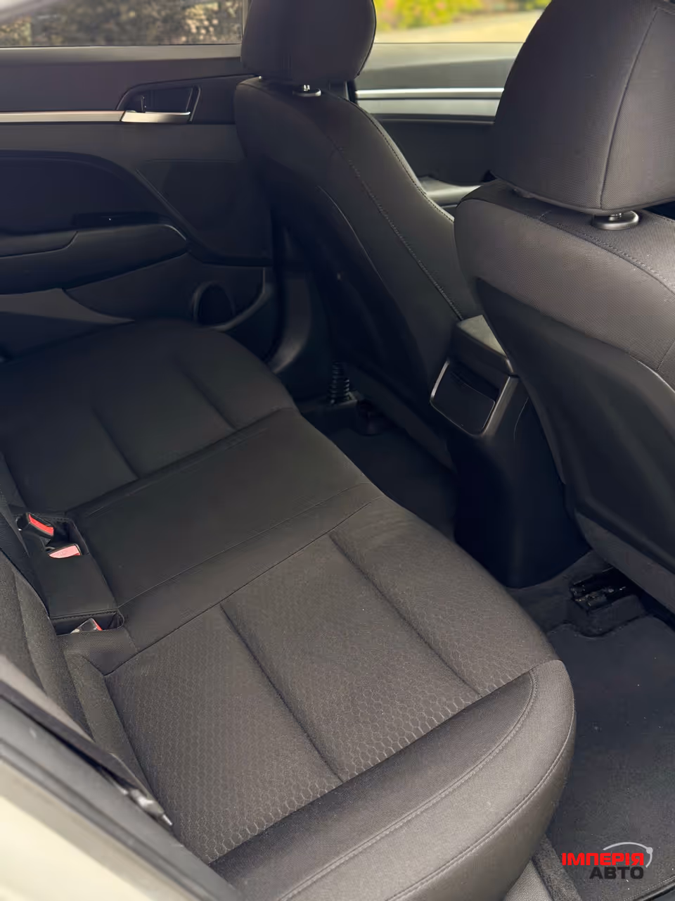 Hyundai Elantra - фото 10