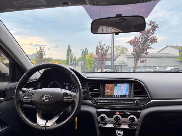 Hyundai Elantra - фото 5