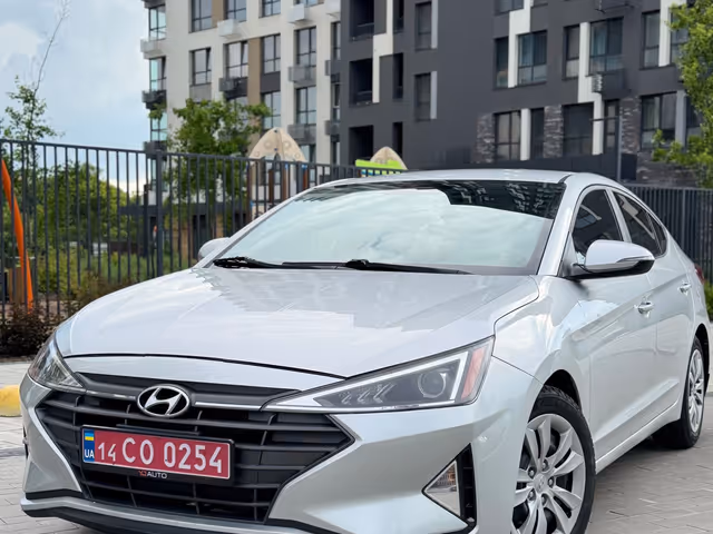 Hyundai Elantra - фото 2