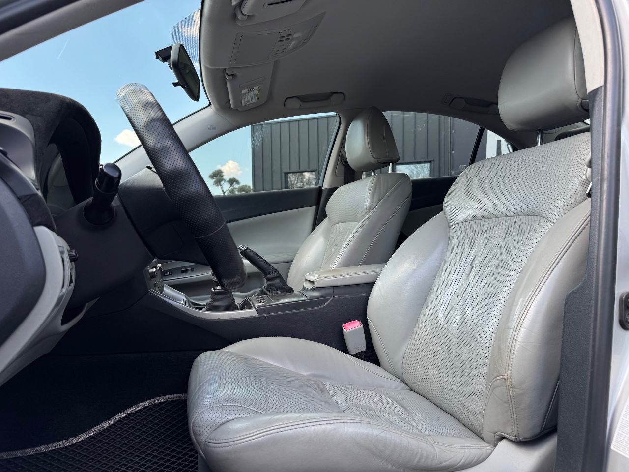 Lexus IS - фото 15