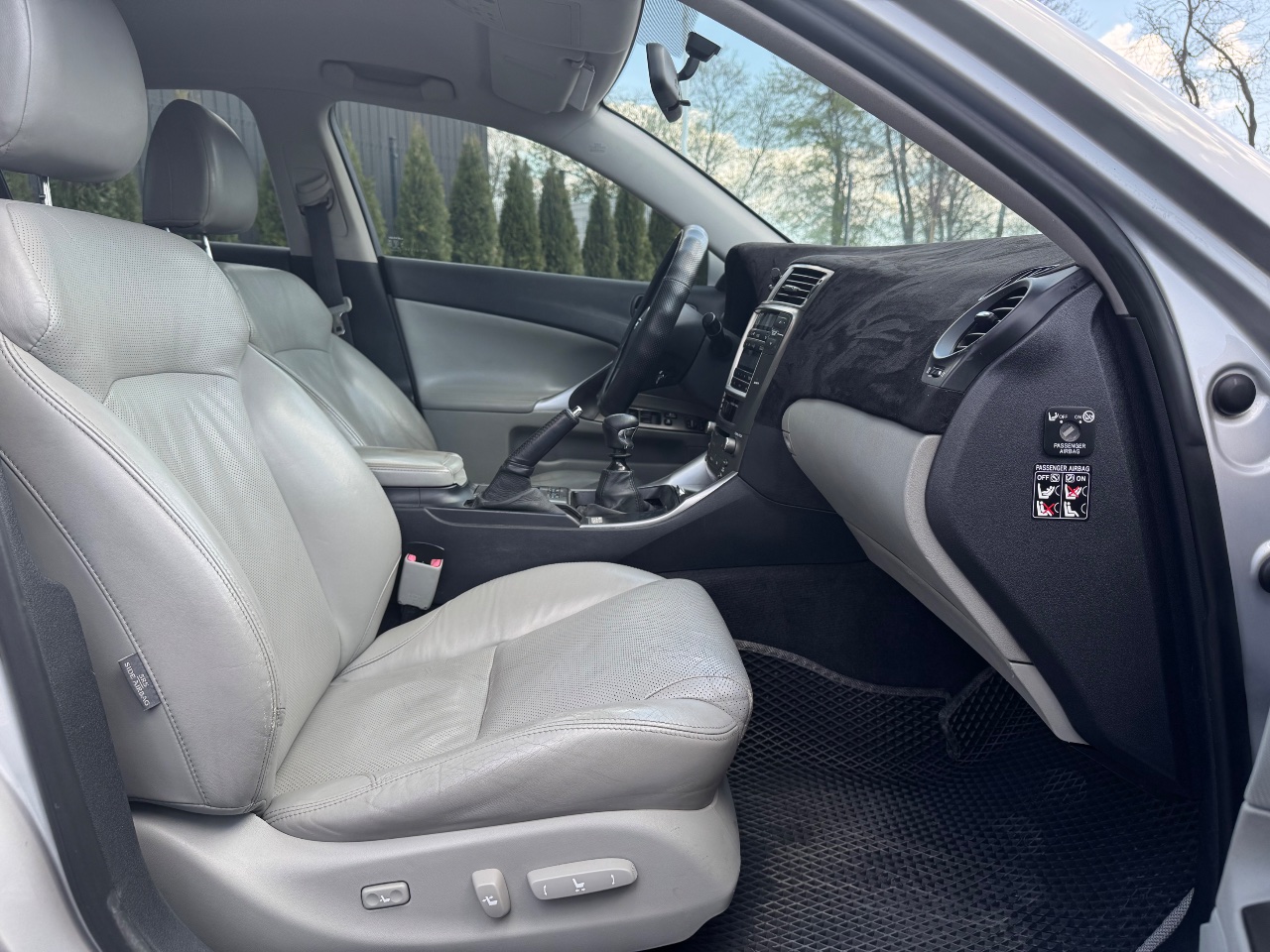 Lexus IS - фото 2