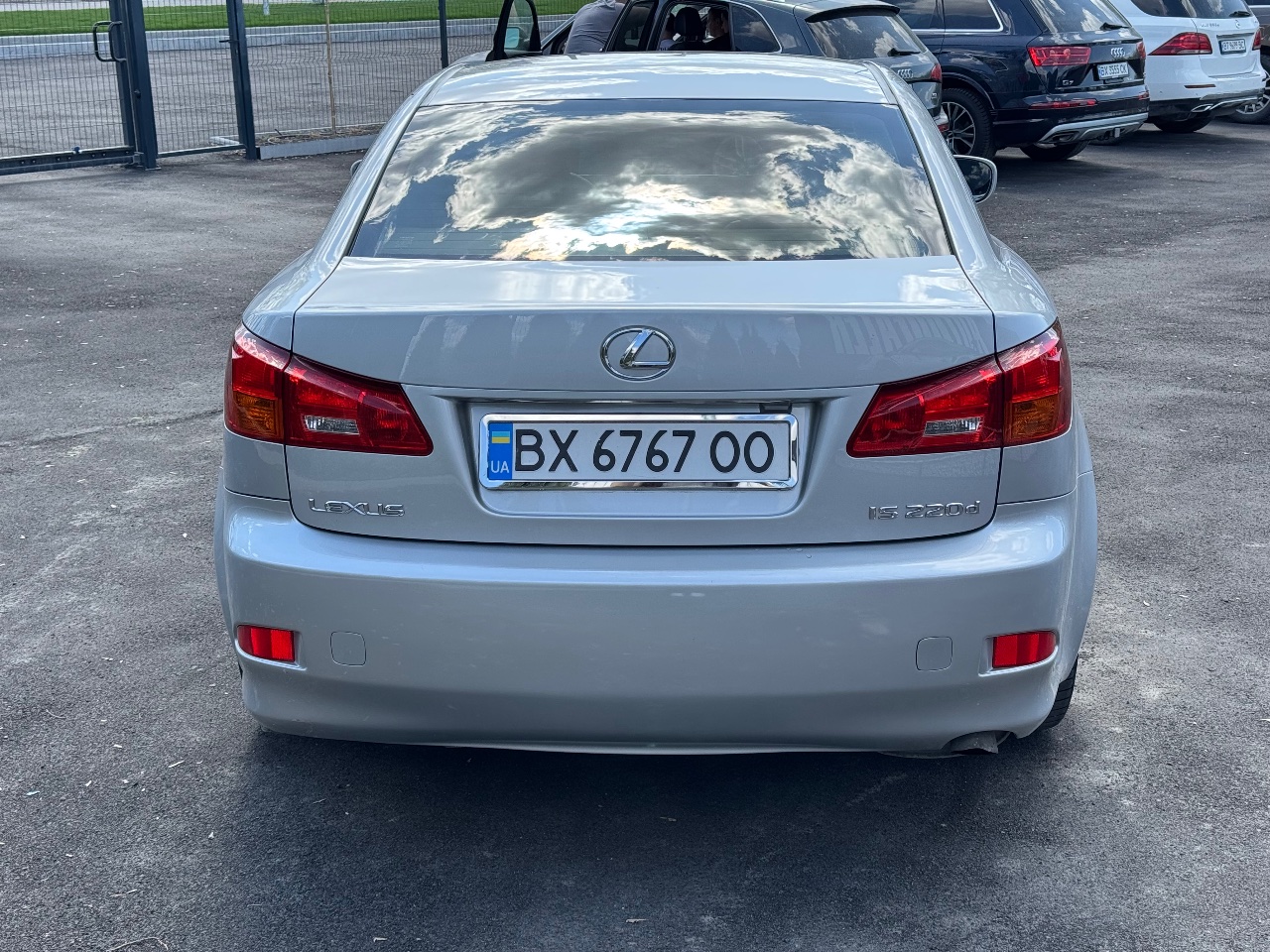 Lexus IS - фото 8